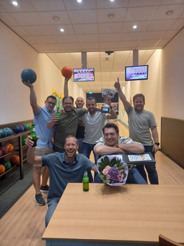 Lees meer over het artikel Team Henk de Vries 12 winnaar bowlingtoernooi voorjaar 2024