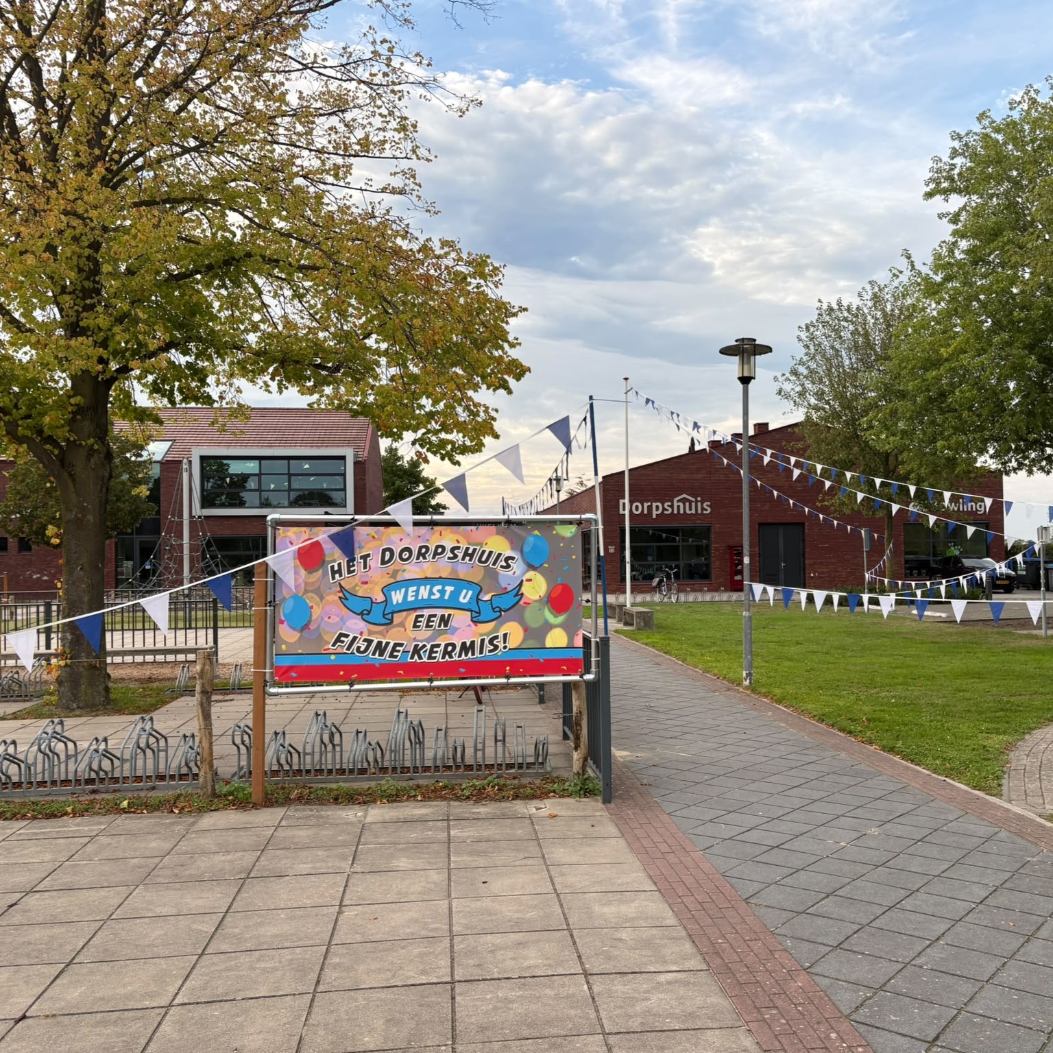 Je bekijkt nu Het Dorpshuis wenst u een fijne kermis!